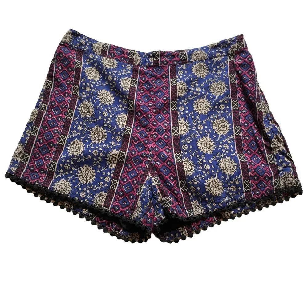 Hollister boho shorts blue, purple and tan, lined side zip Size 5 high waist
